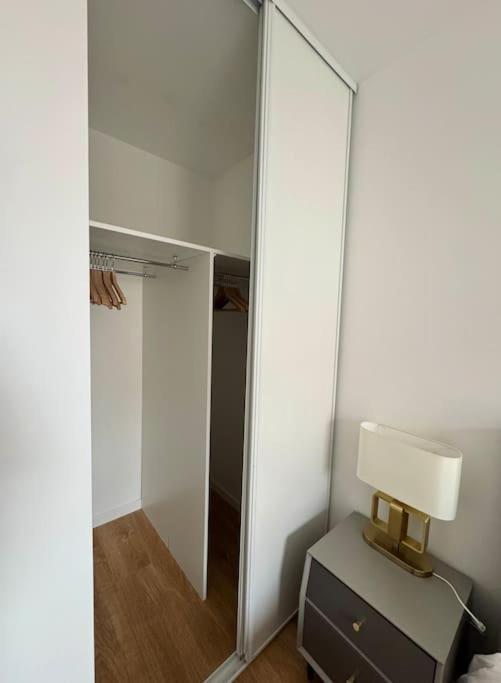 Appartement Moderne Avec Balcon Proche De Paris Aubervilliers Exteriör bild